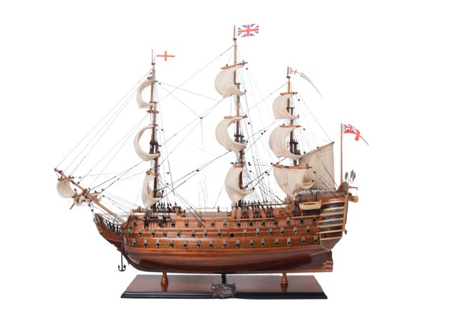 HMS Victory, ekskluzywny model żaglowca z rozwiniętymi żaglami