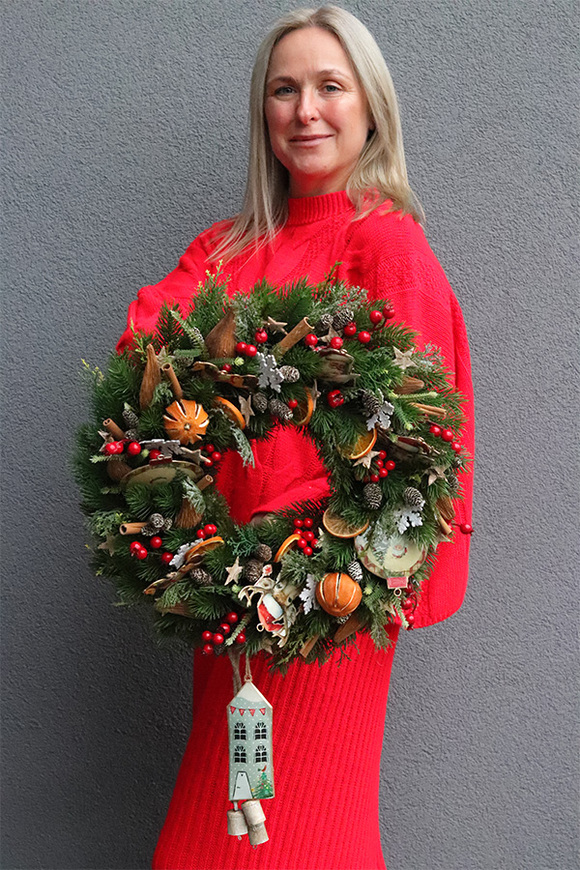 Domeczek, świąteczny wianek z suszem i zawieszką