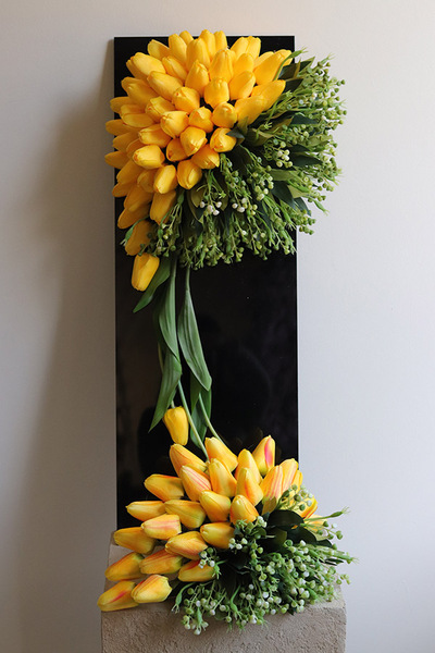 Tulippo New Design Yellow 2, bukiet nagrobny we wkładzie