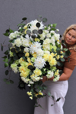 Yellow Wreagy, kompozycja nagrobna w naczyniu, dł.110cm 