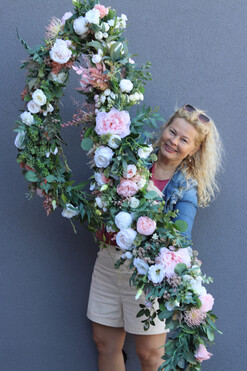 girlanda z wysokiej jakości sztucznych kwiatów, Andria, dł.375cm 