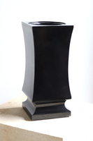 Black Vase B, ciężki wazon nagrobny, wys.28cm