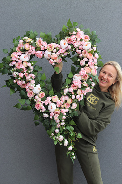 Angielska Róża, komplet dekoracji nagrobnych, wieniec + bukiet