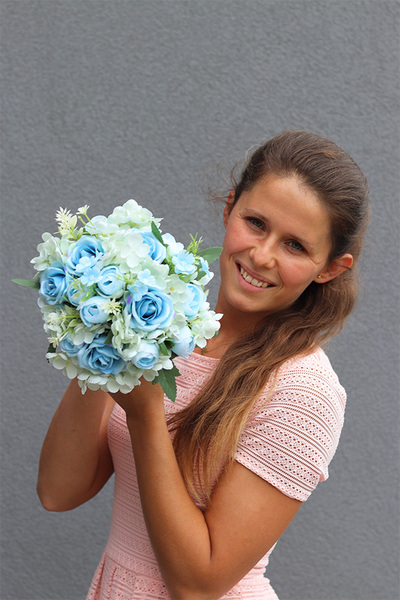 Light Blue, flowerbox z błękitną różą, wys.25cm