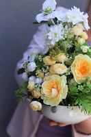 Yellow Flowers, kompozycja kwiatowa w naczyniu