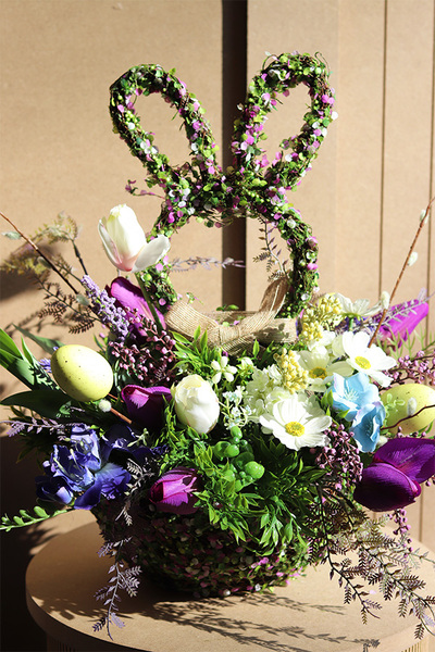 Bunny Pond, stroik wielkanocny z zajączkiem