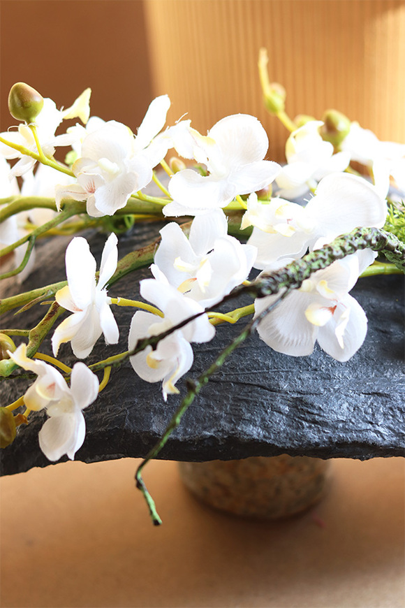 Most Pamięci Volcan, kompozycja nagrobna w misie