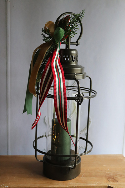 French Winter, szklany lampion ze świąteczną dekoracją