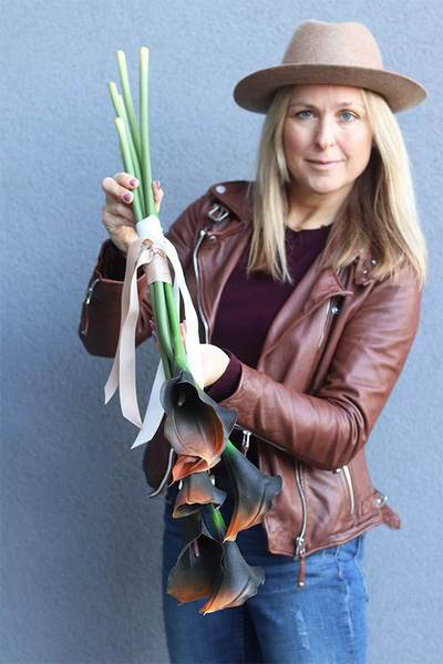 Kalle Brown, bukiet nagrobny kalie