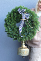 Dzwon Zimowy, świąteczny wianek dekoracyjny