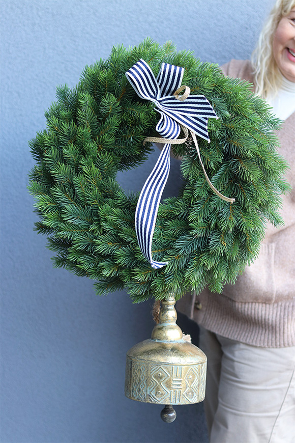 Dzwon Zimowy, świąteczny wianek dekoracyjny