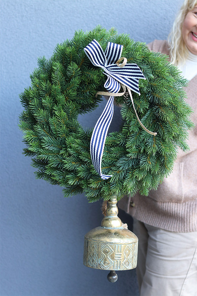 Dzwon Zimowy, świąteczny wianek dekoracyjny