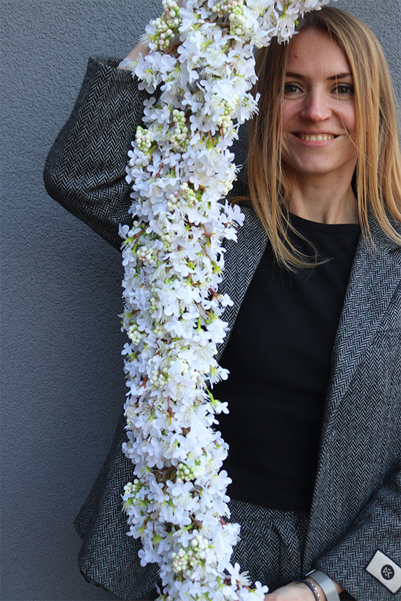 Białe Bzy, girlanda dekoracja kwiatowa