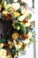 Goldita, bogaty wieniec nagrobny na igle, śr.50cm 