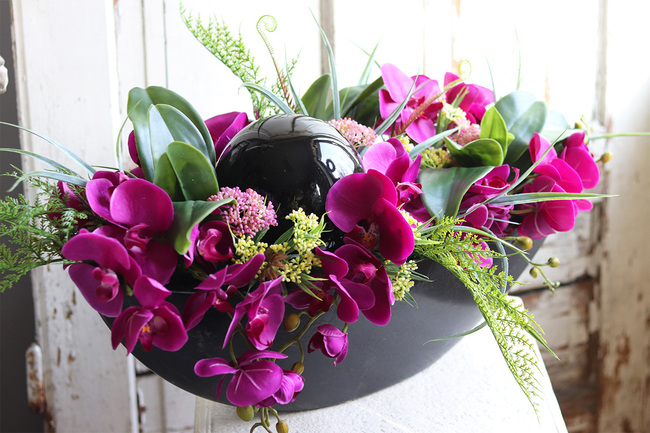 Laos Dekoria Fuksja, kompozycja kwiatowa w podłużnym naczyniu, dł.85cm