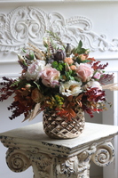 Galicja 3, barwna kompozycja w złotej donicy