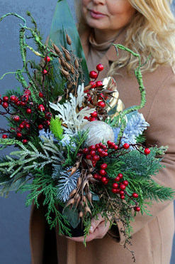 Święta Tuż Tuż, świąteczny bukiet nagrobny we wkładzie, wys.54cm