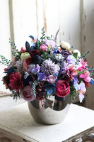 bogata kompozycja z fioletowymi kwiatami, Gerrista, wym.32x29cm