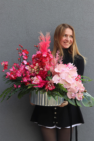 Amarantis, różowa kompozycja kwiatowa