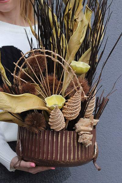 Steampunk, kompozycja kwiatowa z suszem