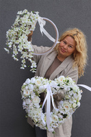 Pierwsza Komunia Święta, dekoracyjne białe serce z kwiatów