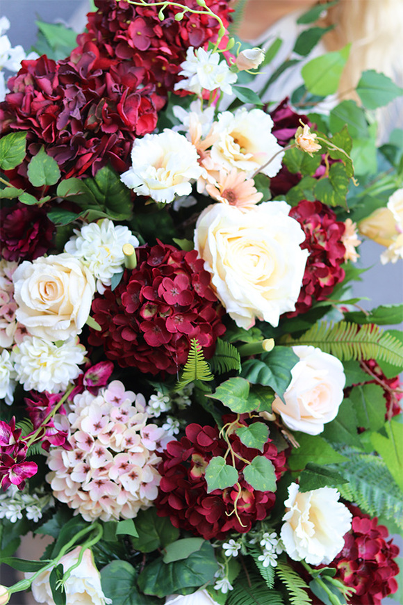 Burgundia 2, ogromna wiązanka nagrobna