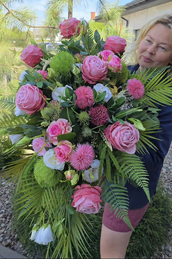 Pink Kerisa, wiązanka kompozycja nagrobna w misie, dł.89cm