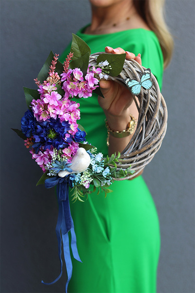 Julia, wianek na drzwi z motylem i ptaszkiem