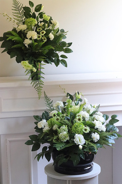 Czyste Wspomnienie, kompozycja nagrobna w misie, dł.76cm