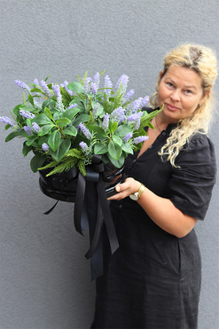 Herena, kompozycja nagrobna w misie z lawendą, wys.40cm