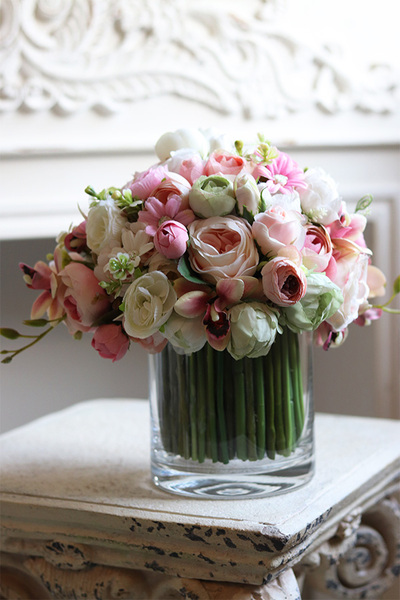 bukiet wiosennych kwiatów w szklanym wazonie, Hellissa Big