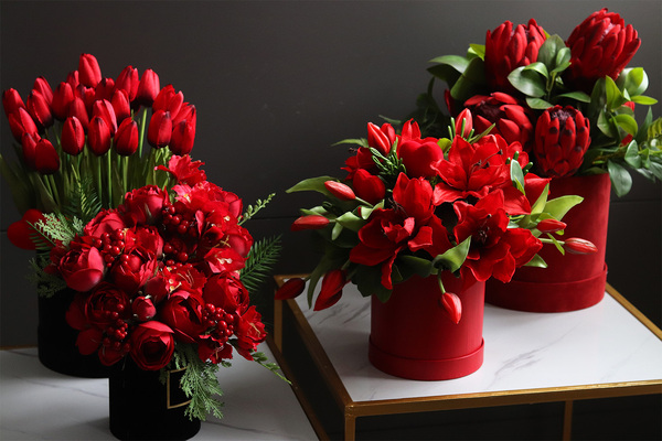 Czerwone Love, flowerbox na walentynki z proteą