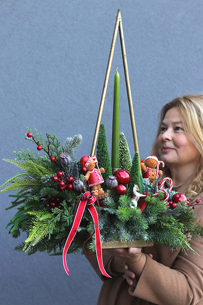 Christmas Triangle, świąteczny stroik ze świecznikiem