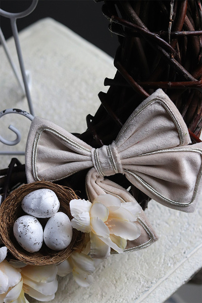 Fioletowa Delikata, wielkanocny wianek dekoracyjny