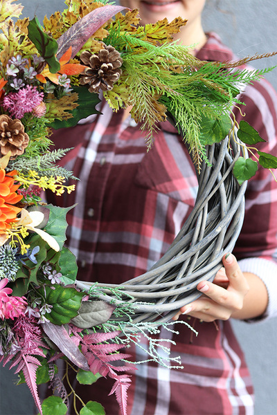  Hefruta, jesienny wianek z pomarańczową dalią