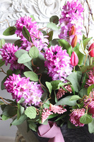 Katarina Spring Volcan, kompozycja nagrobna w misie