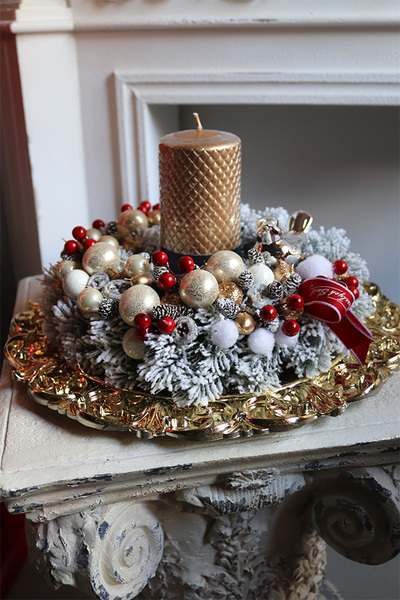 Świąteczny Dom, stroik na talerzu ze świecą