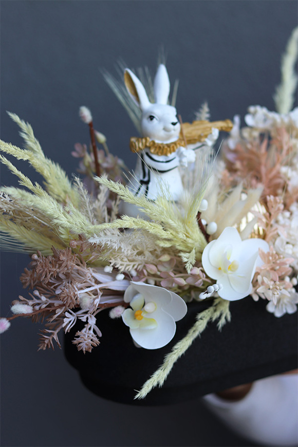 Black Easter Boho, stroik wielkanocny z zajączkiem