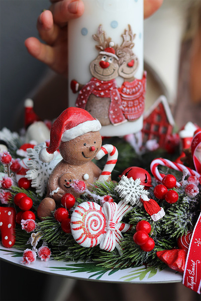  Cookie, stroik ze świecą na talerzu