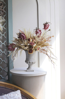 Glorioza Boho, kompozycja w cementowym pucharze	