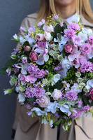 Uroczek, kwiatowy wianek na drzwi	