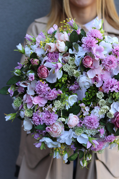 Uroczek, kwiatowy wianek na drzwi	