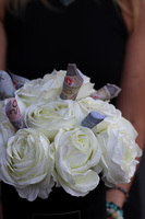 Money Black&White, flowerbox okolicznościowy z kwiatów sztucznych, wys.30cm