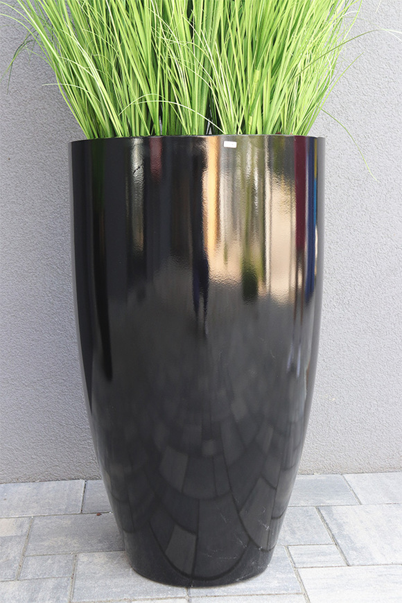 Fiberglass Black Big, trawa w czarnej donicy fiberglass