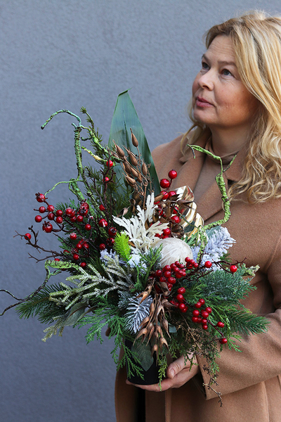 Święta Tuż Tuż, świąteczny bukiet nagrobny we wkładzie