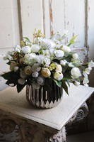 Edolia, kompozycja kwiatowa w lustrzanej donicy, wym.25x30cm 