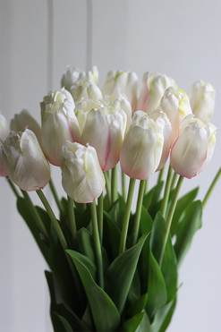 OD RĘKI Santino Tulips, bukiet kwiatów w wazonie, wys.62cm