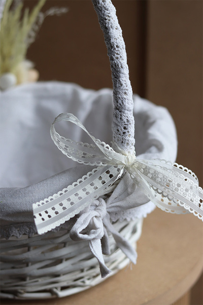 Celisa Bohonia, dekorowany koszyczek wielkanocny