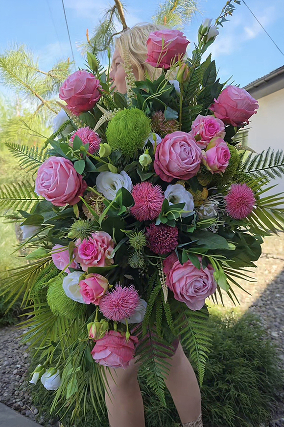 Pink Kerisa, wiązanka kompozycja nagrobna w misie