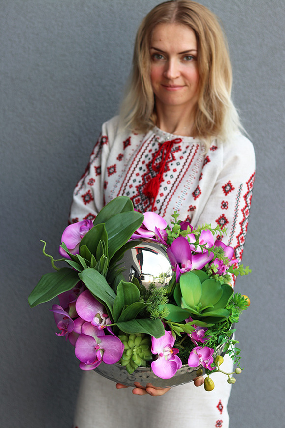 kompozycja kwiatowa z kulą i fuksjowym storczykiem, Dekoria Karanna New